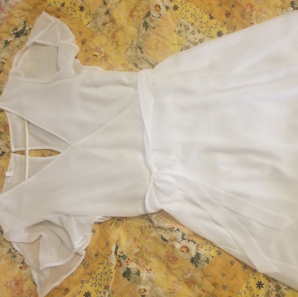 White wrap dress - Picture 1 of 8